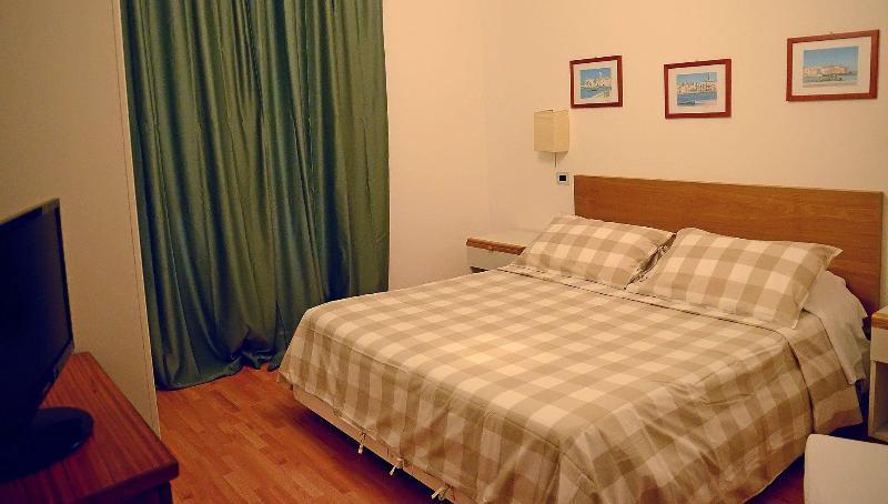 Hotel Kinda Castiglione della Pescaia Extérieur photo