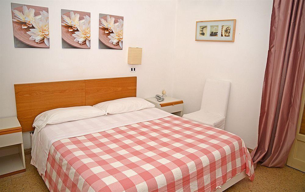 Hotel Kinda Castiglione della Pescaia Extérieur photo