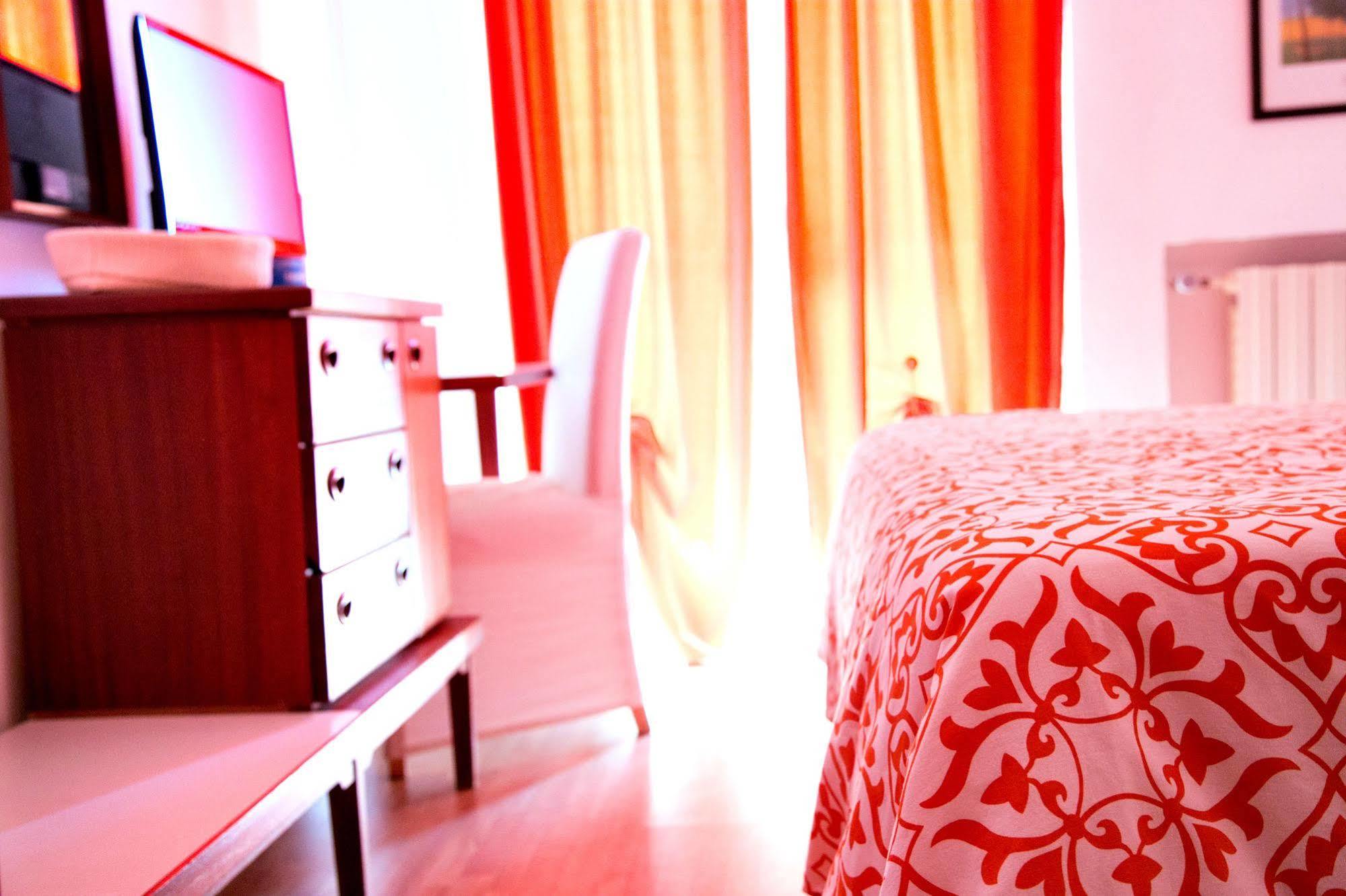 Hotel Kinda Castiglione della Pescaia Extérieur photo