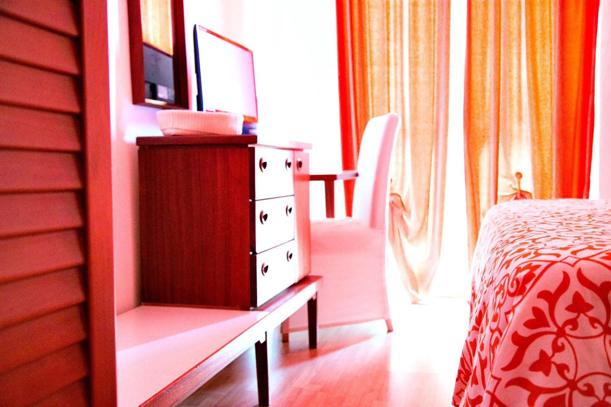 Hotel Kinda Castiglione della Pescaia Extérieur photo